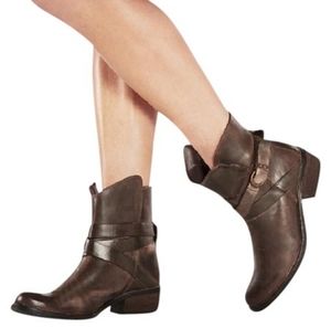 NWOT JustFab Barker moto boots